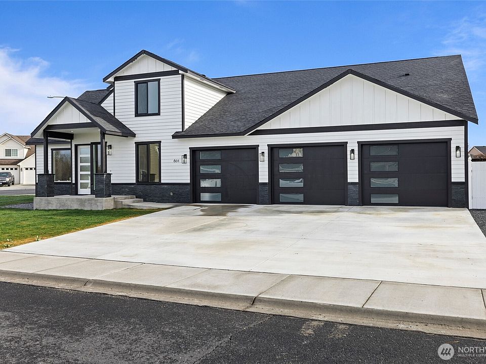 1st image of 601 N Bluff West Drive