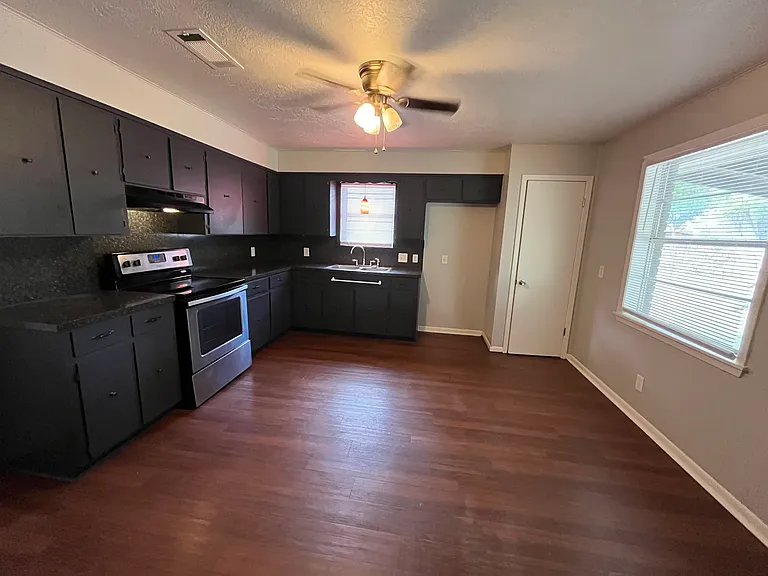904 N Banks St — Photo 3