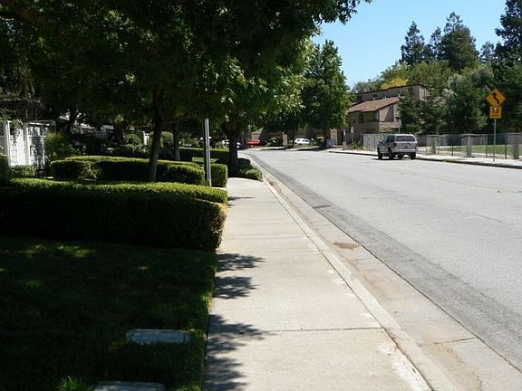4th image of 1068 Cedar Gables Dr