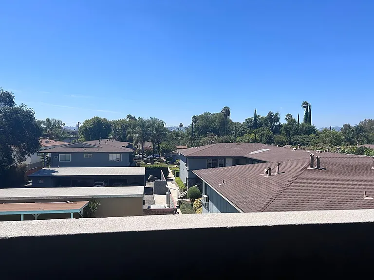 V on Victory Apartments — Photo 49