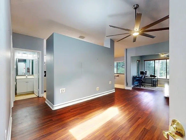 2 bed, 1192 sqft, $1,700 — Photo 4