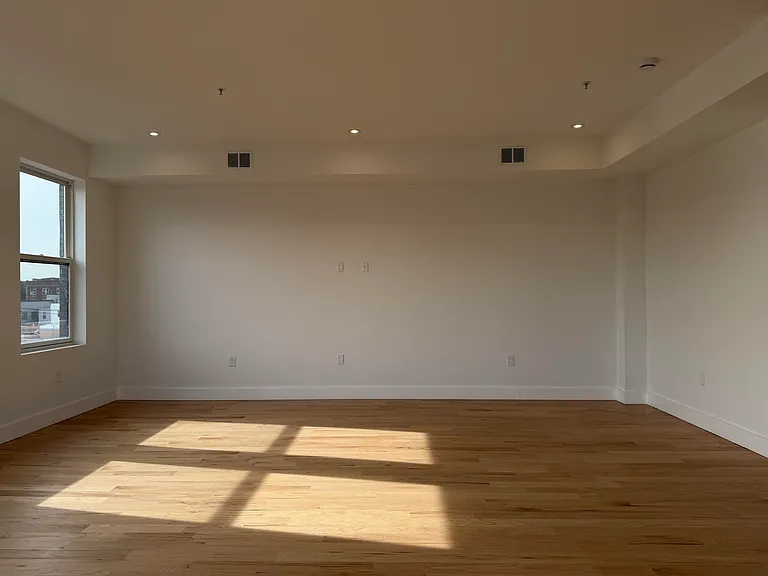 1221 New York Ave #4 — Photo 15
