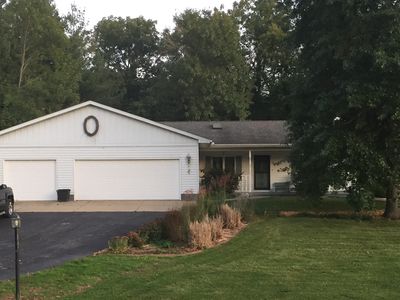 1 Paradise Ln, White Heath, IL, 61884