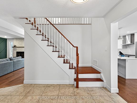 4th image of 964 Heaton Rd