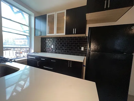 Rented by Elite NY Holdings | media 22