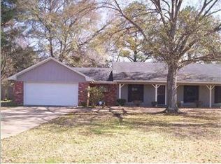 348 Red Oak Dr, Jackson, MS 39212
