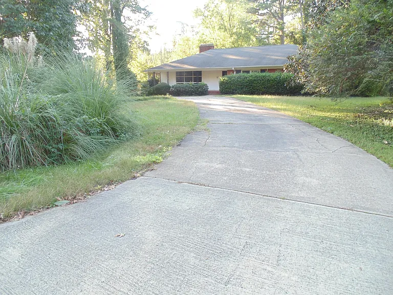 161 Shasta Ln — Photo 1