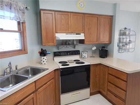 2nd image of 5305 White Swan Ct