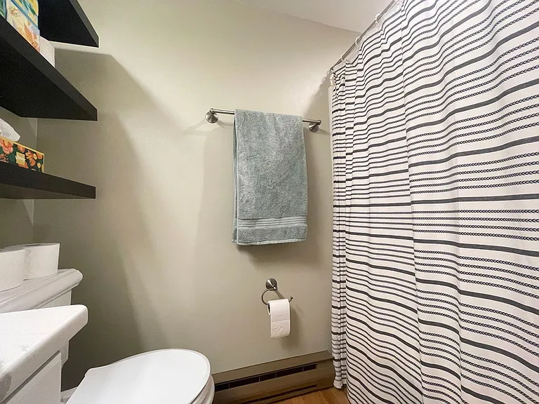 131 W Merrimack St #3 — Photo 9