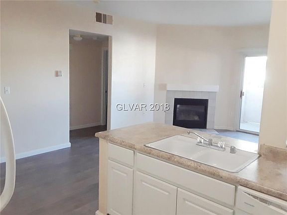 5th image of 855 N Stephanie St Unit 1112