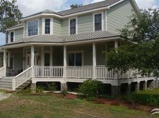340 Oakdale Rd, Southport, NC 28461