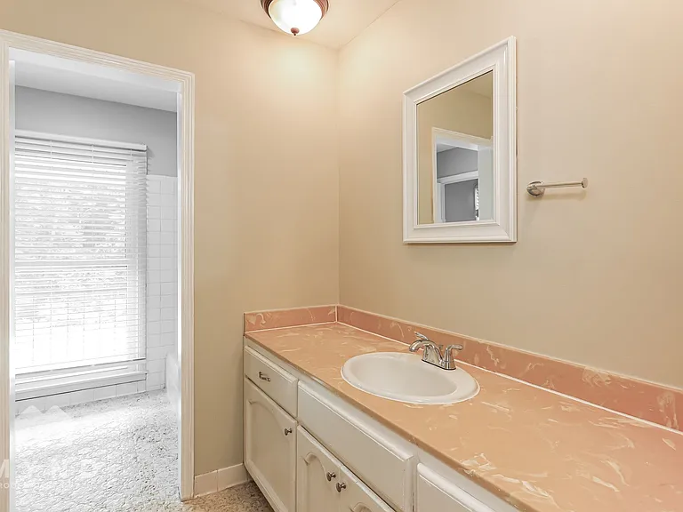 1840 Westridge Dr — Photo 16