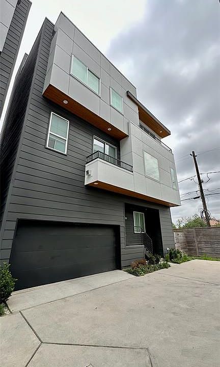1st image of 733 W 21st St Unit D