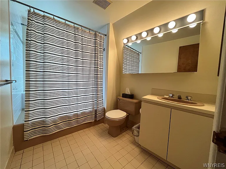56 Linwood Ave — Photo 7