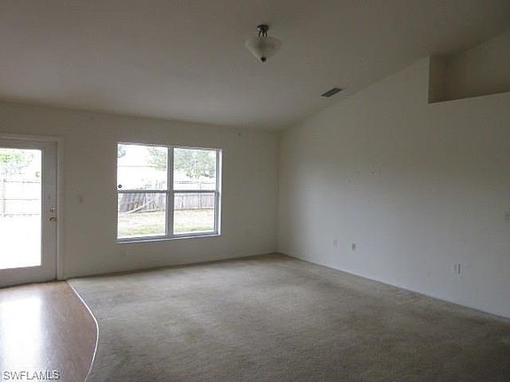 4th image of 525 NW 13th Ter