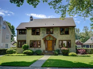 99 Oakdale Dr, Rochester, NY 14618