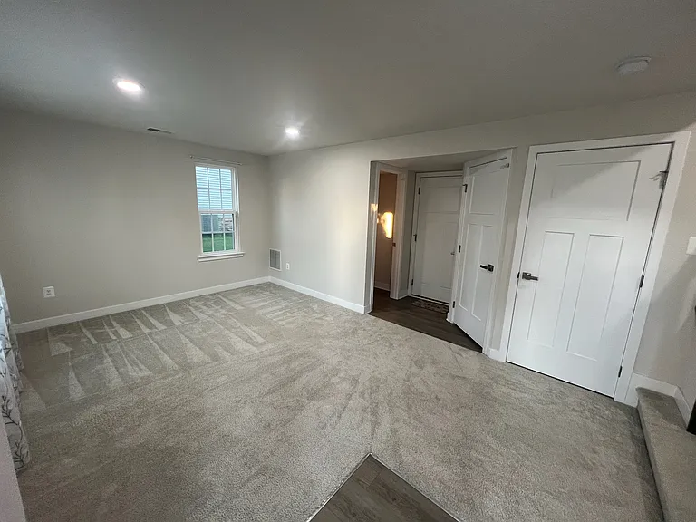 716 Kalmar Ln — Photo 6