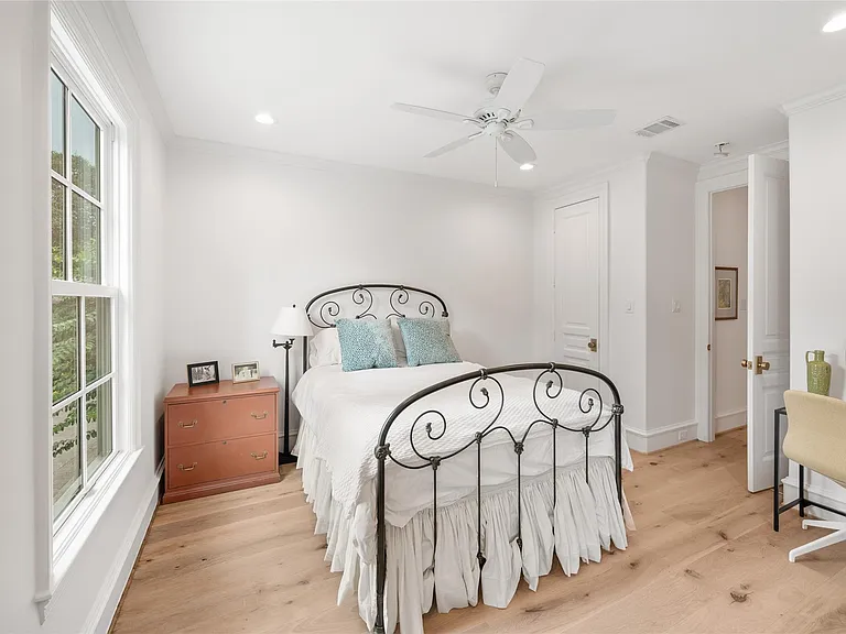 1235 Wynden Oaks Garden Dr — Photo 31