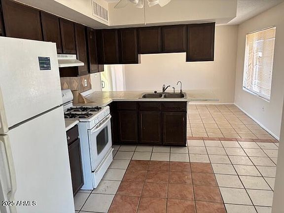 3rd image of 17619 N 16TH Avenue