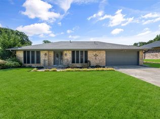 5212 Rustle Leaf Dr, Arlington, TX 76017