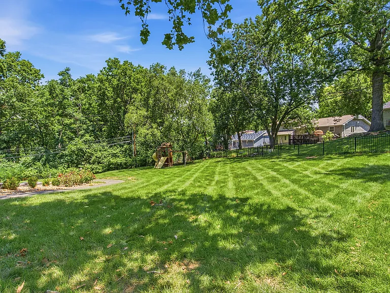 8 W Bridlespur Ter — Photo 24