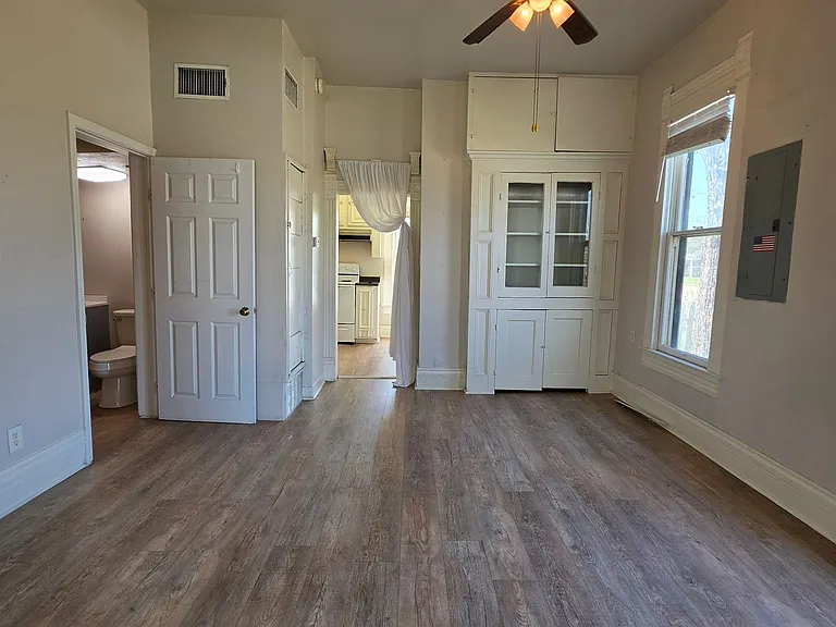 145 N Kealy St — Photo 7