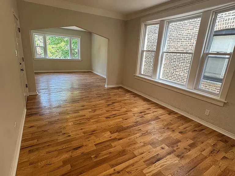 11250 S Vernon Ave #2 — Photo 2