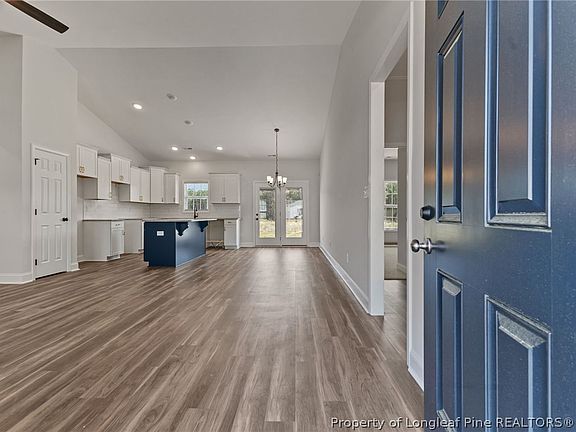 4th image of 90 Orchard Ln
