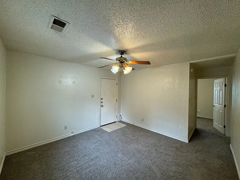 1301 Franz Dr — Photo 6