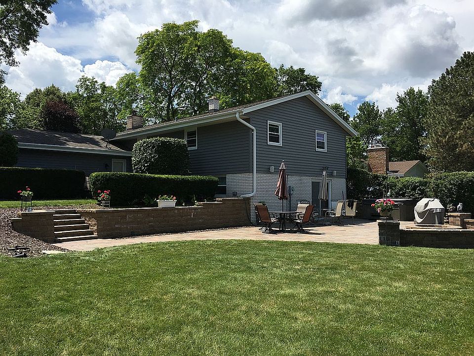 2nd image of N79W22130 Bramble Dr