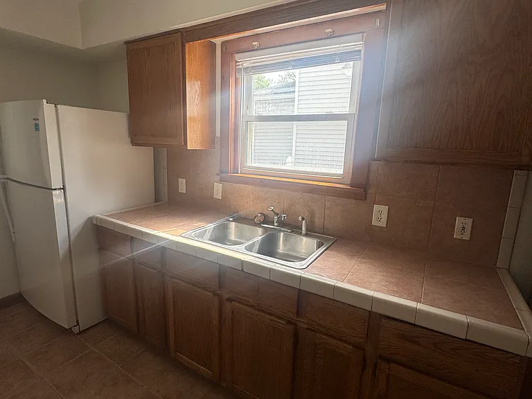 251 Russell Ave — Photo 5