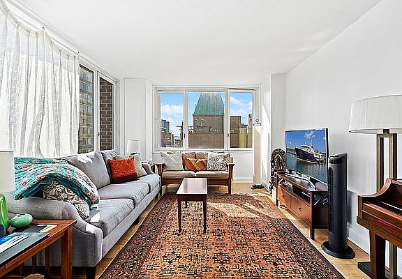 2nd image of 322 W 57th St APT 20T