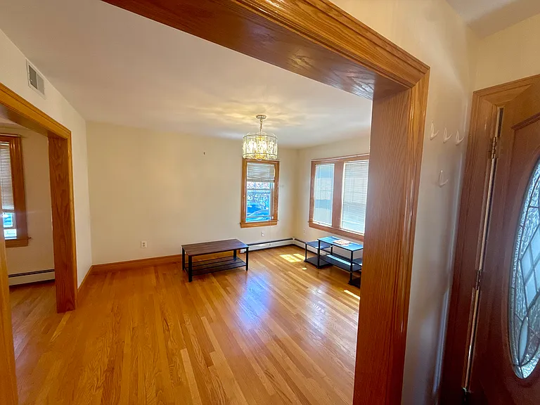 18 Silk St #1 — Photo 12