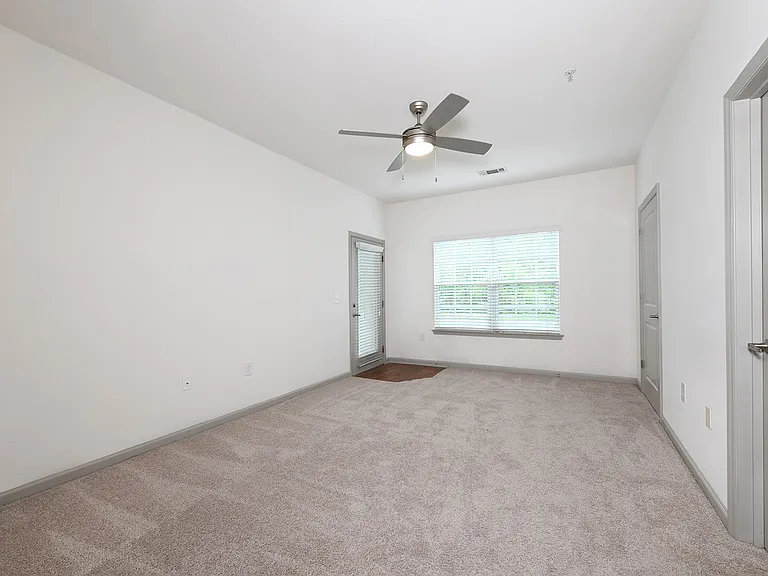 Legacy Cornelius Apartments — Photo 26