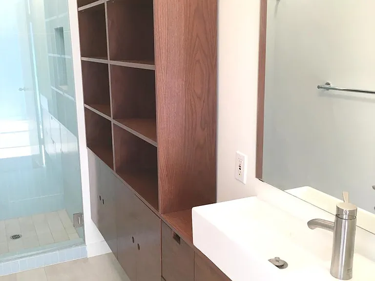 2275 Silver Ridge Ave — Photo 3