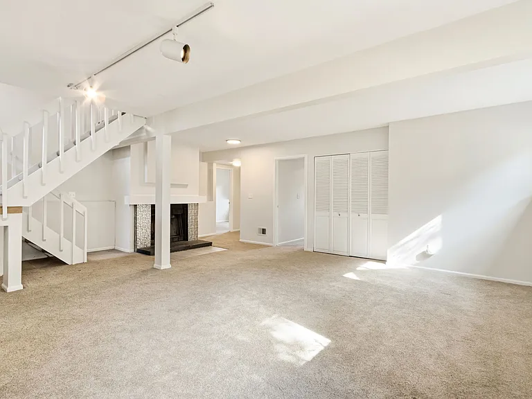 736 Butte Pass Dr — Photo 18