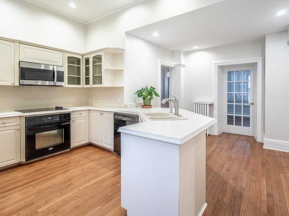 4th image of 109 Suffolk St W