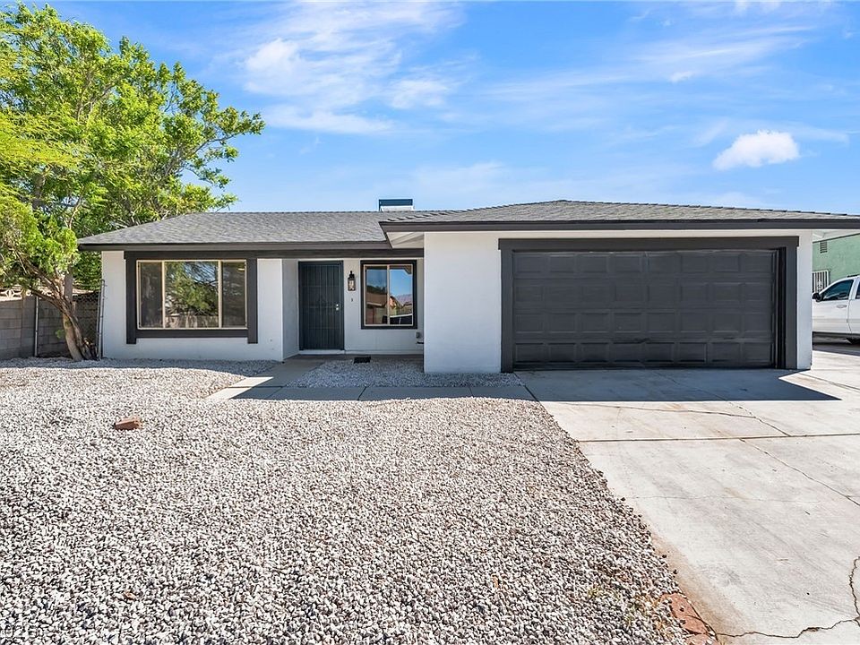 1st image of 2740 Searles Ave