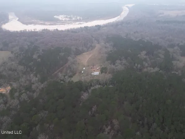 7035 Robertson Rd, Meadville, MS 39653