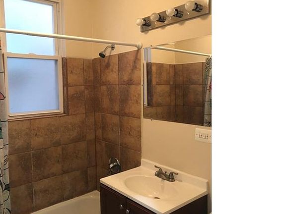 3rd image of 3020 W Flournoy St