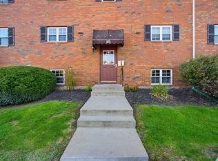 15 Maple Crest Cir APT D, Holyoke, MA 01040