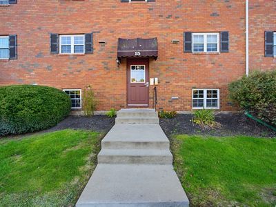 15 Maple Crest Cir APT D, Holyoke, MA, 01040