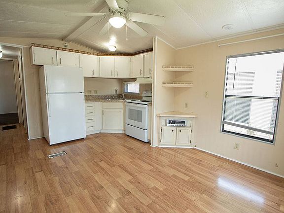 3rd image of 1232 Sunshine Cir
