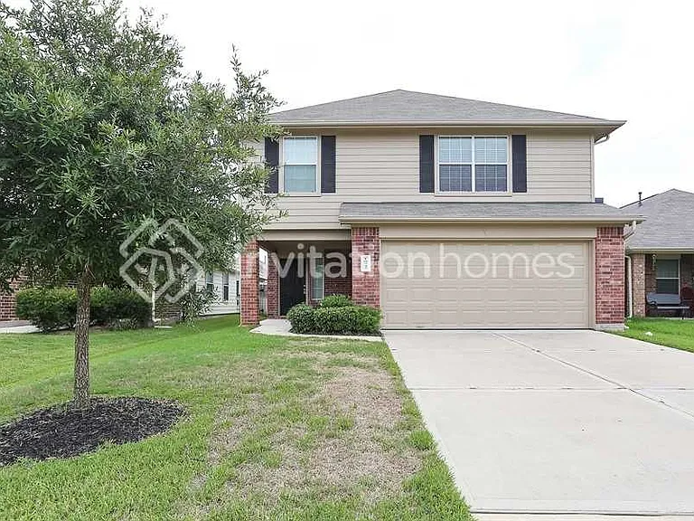 18747 Dennington Dr — Photo 1