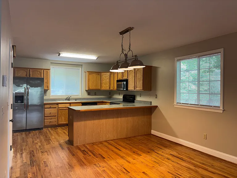 445 Sand Hill Rd #5 — Photo 3