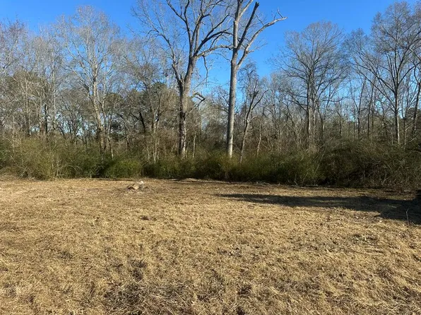 333 Oak Meadow Ln, Lufkin, TX 75904