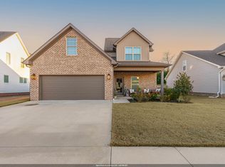 312 Hickory Dr, Muscle Shoals, AL 35661