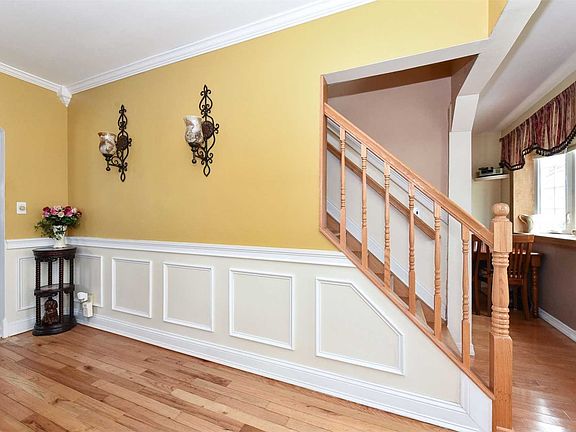 5th image of 288 Kensington Rd S