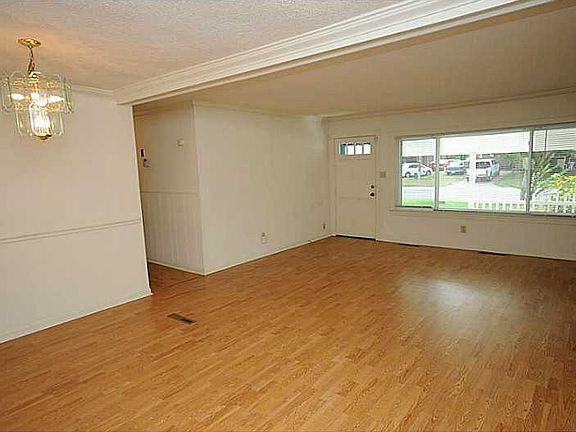2nd image of 929 Aragona Blvd