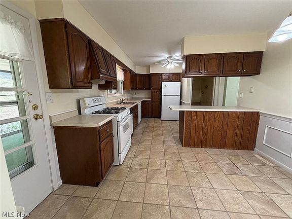 3rd image of 3 Woodland Dr